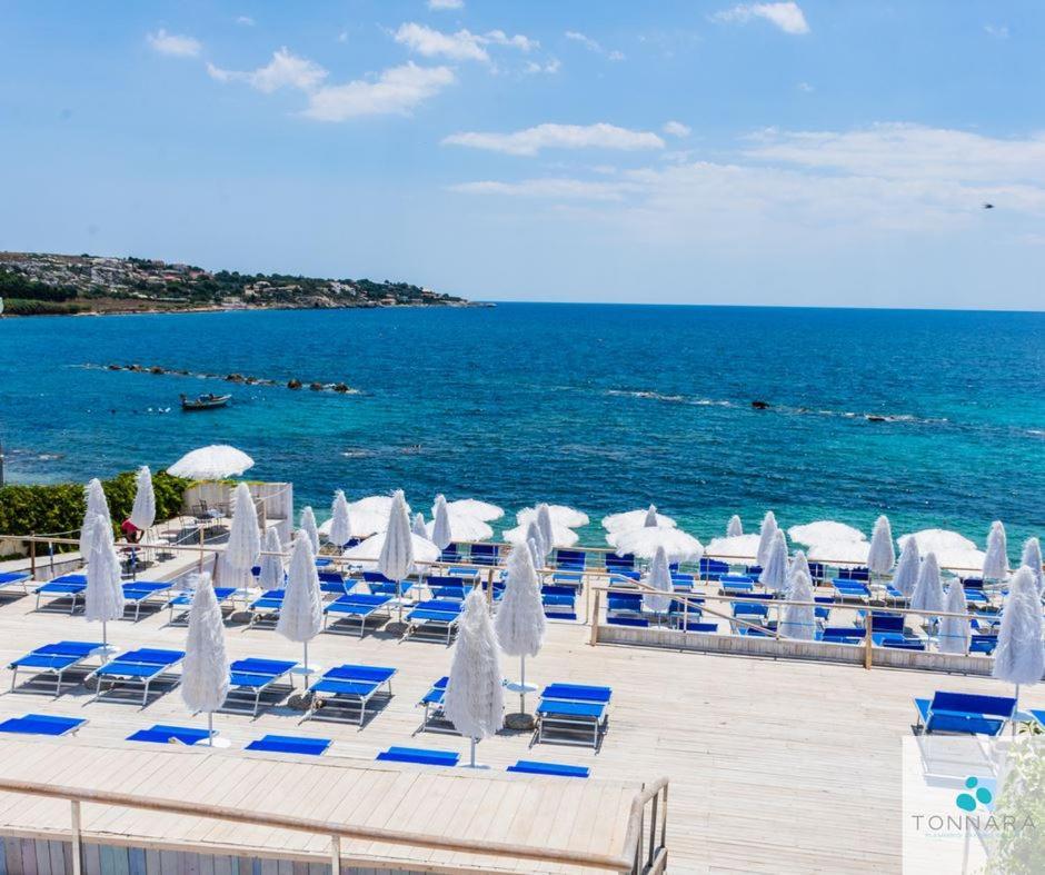 La Gorgone Ortigia Suites Syracuse Bagian luar foto